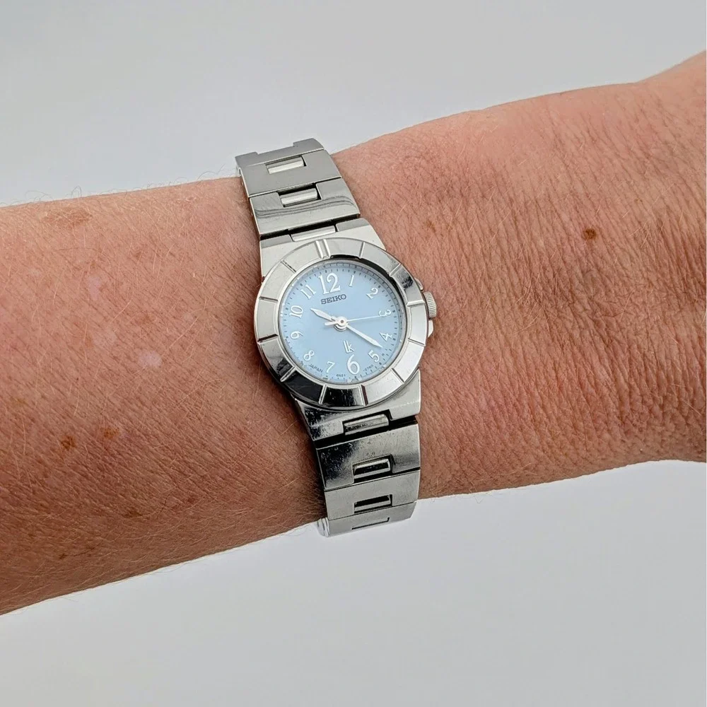 Vintage Seiko Lukia Women's Watch 4N21-1130 Blue MOP Dial Stainless Steel 5.75